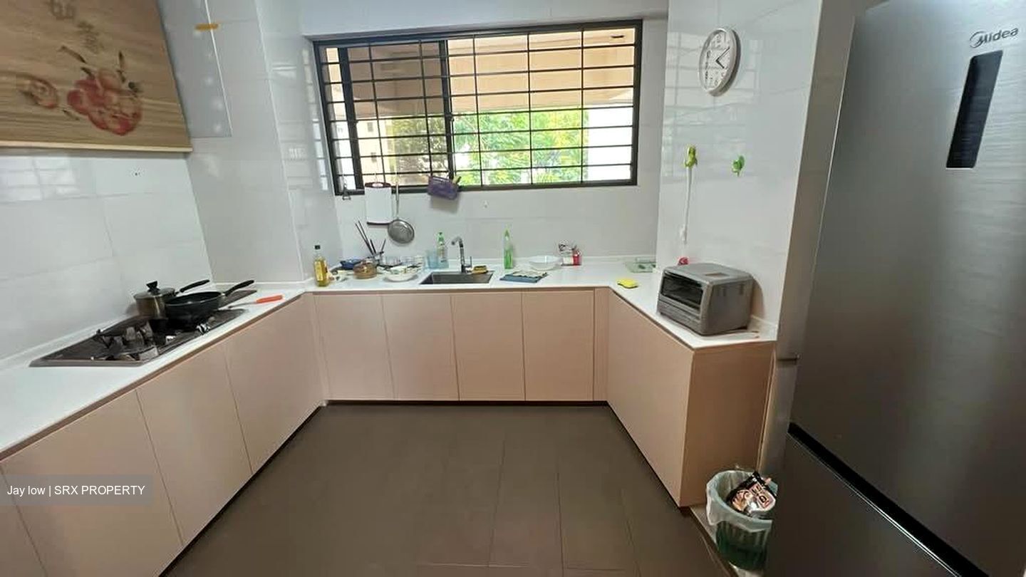 Pine Grove (D21), Condominium #549766011